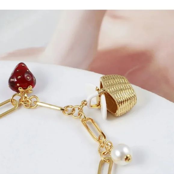 🏷 Kate ♠️ Spade Strawberry Pearl bracelet - Picture 5 of 9